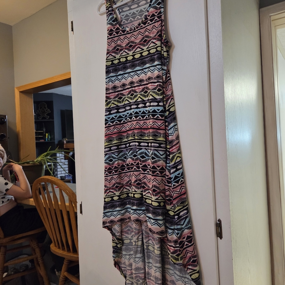 Vibrant Patterned High Low Dress - Picture 4 of 6